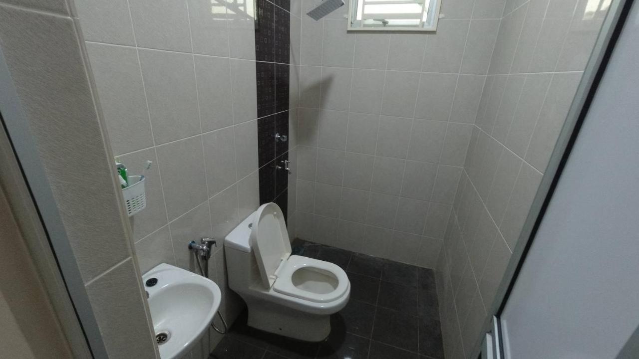 Auni Homestay Куала Теренгану Екстериор снимка